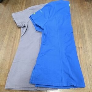 Crocs Medical Apparel Bundle of Two Scrub Tops Gray/Blue Size Small